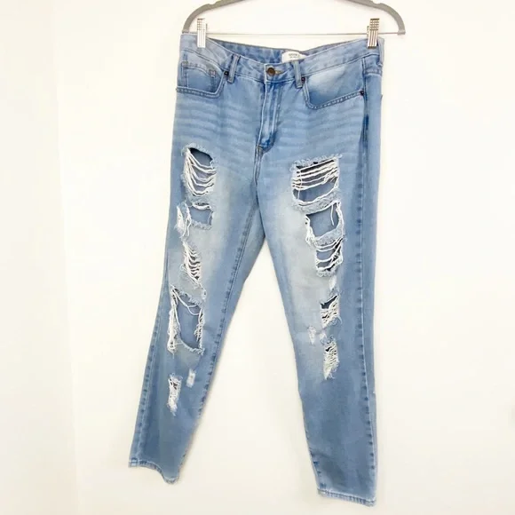 Forever 21 | Distressed Skinny Jeans - Picture 1 of 5